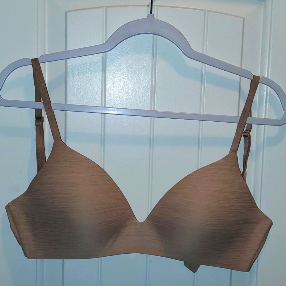 Victoria's Secret wireless bra, nude, 32D